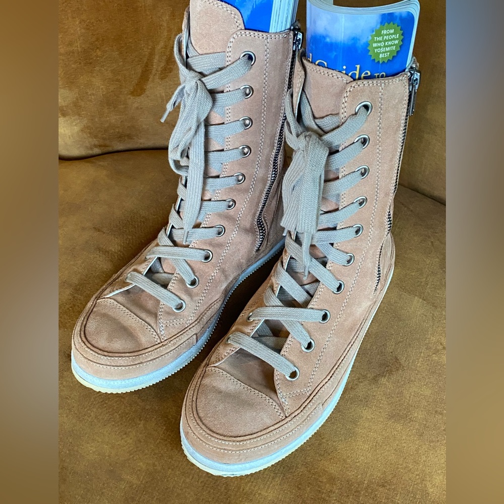 Ann Demeulemeester Camel Leather TaLL Sneaker 38.5